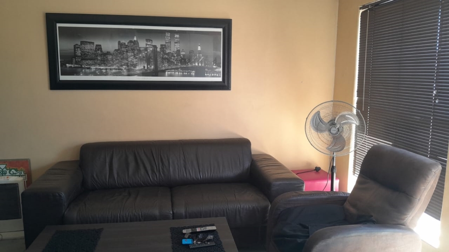 To Let 2 Bedroom Property for Rent in Thornton Western Cape